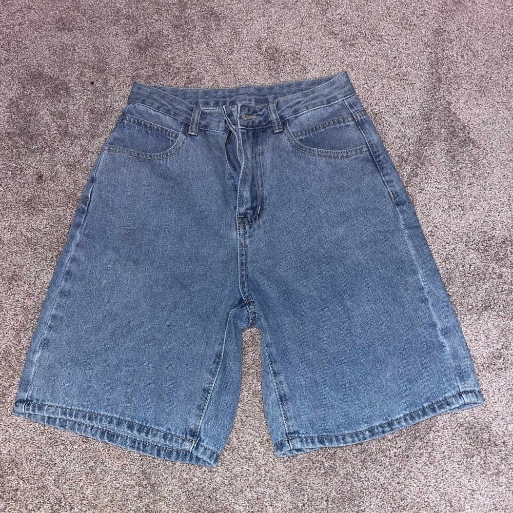 ❌sold❌New Women’s Light Blue Denim Long Shorts/Jorts w/ Pink Bows Size XS/S